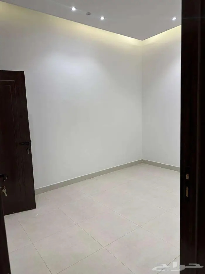 دور للبيع في حي العوالي   الرياض 13