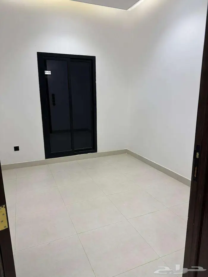 دور للبيع في حي العوالي   الرياض 4