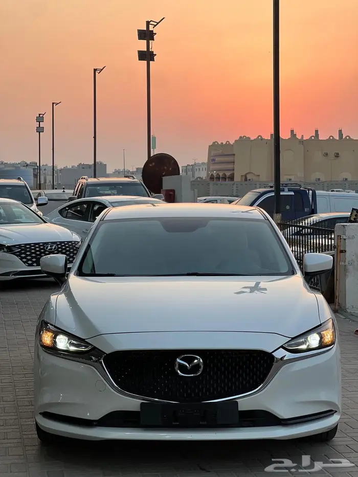 مازدا 6 موديل 2023 عداد 76 لون ابيض 2