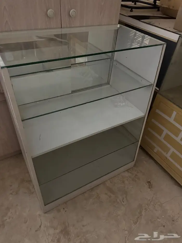 ديكور محلات للبيع استاندات وبتارين ومكيفات 0