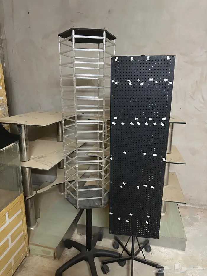 ديكور محلات للبيع استاندات وبتارين ومكيفات 3