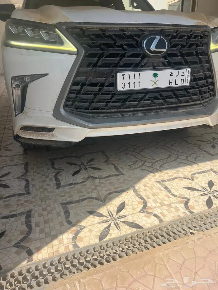 للبيع جيب لكزسس LX570 مخزن عالشرط 1