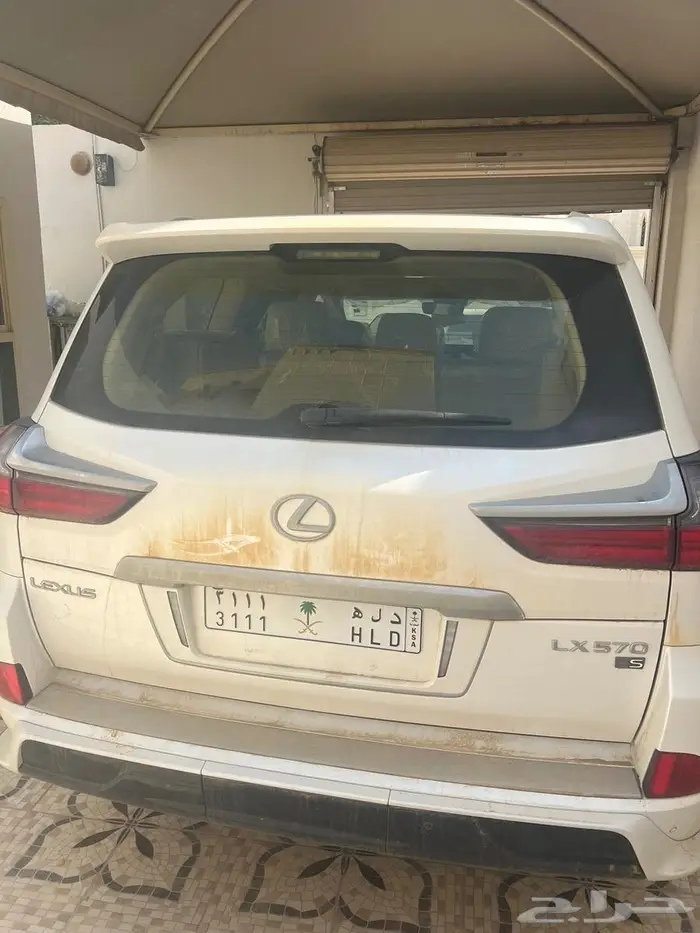 للبيع جيب لكزسس LX570 مخزن عالشرط 2