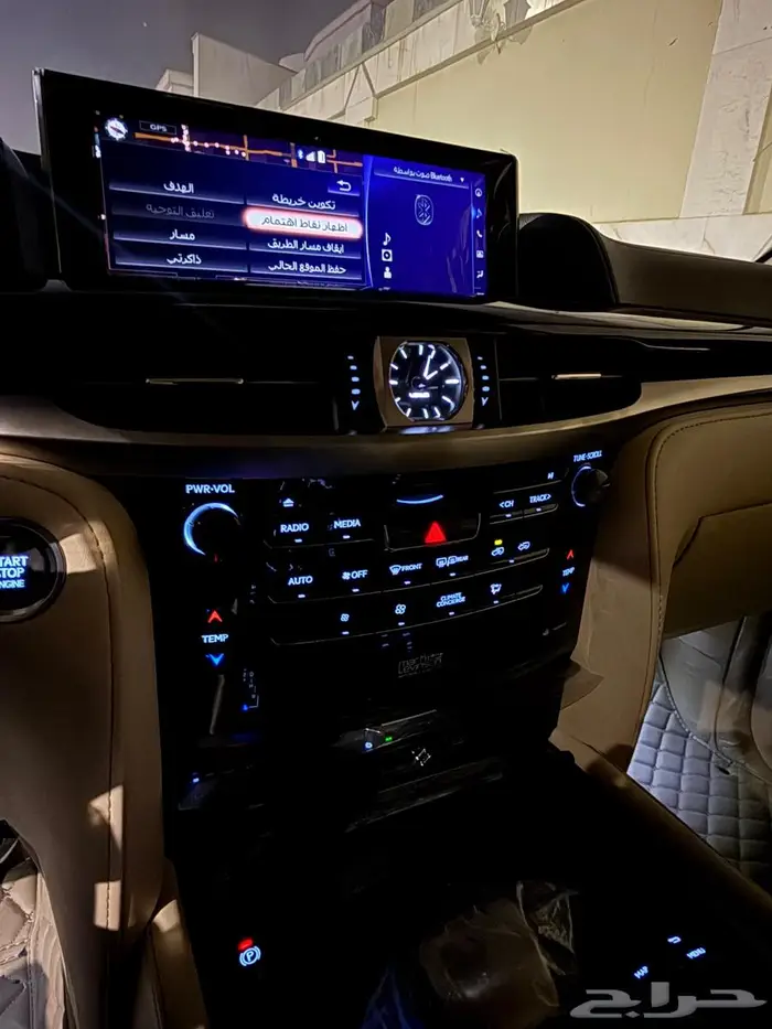 للبيع جيب لكزسس LX570 مخزن عالشرط 12