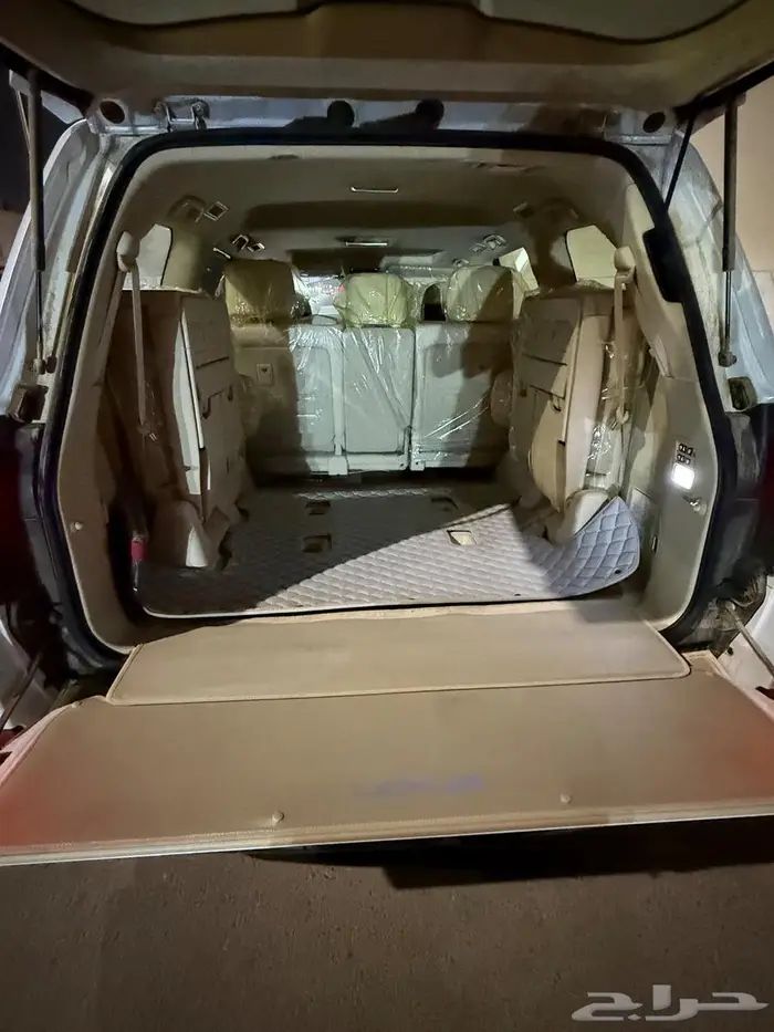 للبيع جيب لكزسس LX570 مخزن عالشرط 10