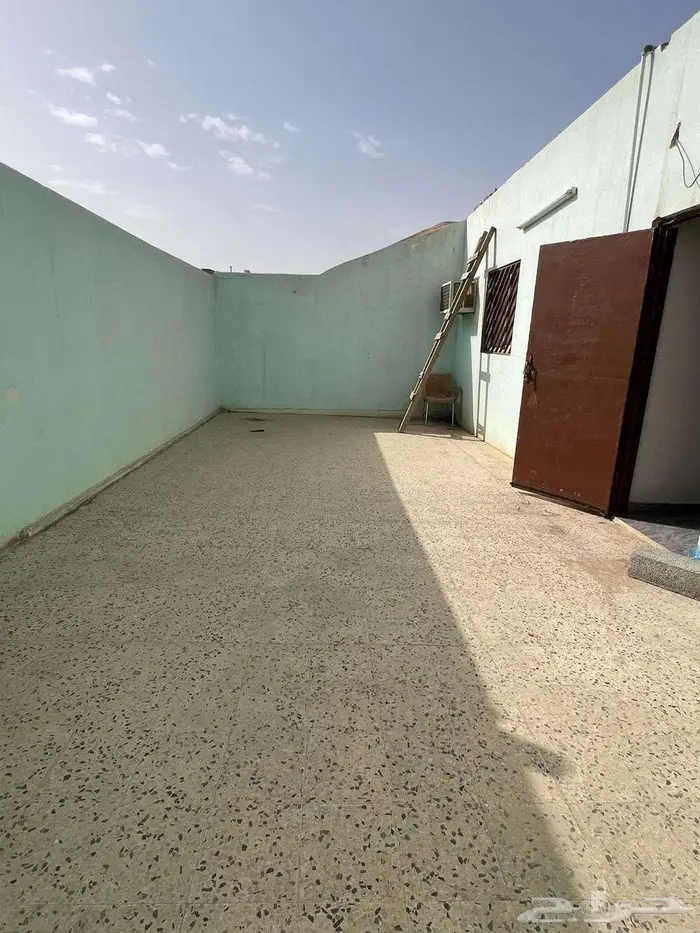 شقة عوائل مع سطح خاص للأيجار 5
