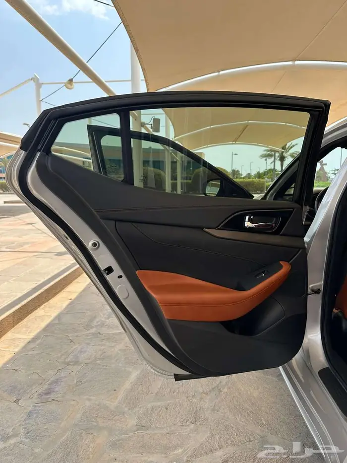 Nissan Maxima 2022 SR 15