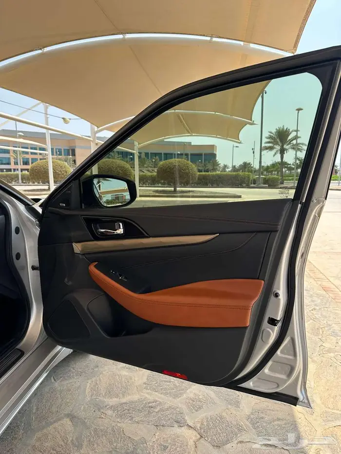 Nissan Maxima 2022 SR 17