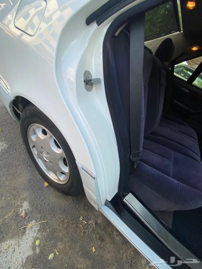 Mercedes-Benz like new and very clean 4MATIC 17