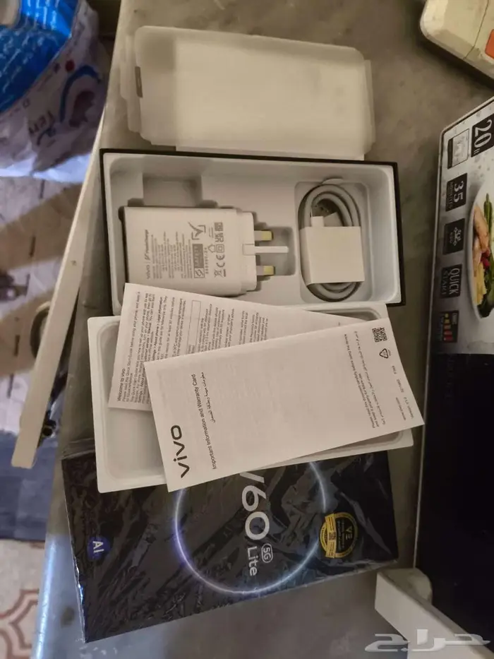 فيفو V60 لايت 256 رام 12 للبيع او البدل 1