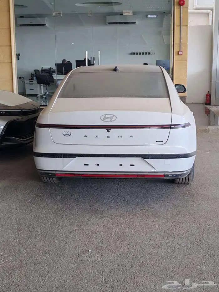 هيونداى ازيرا كاليجرافي خليحي 2025 متوفر لدى الحسن 3