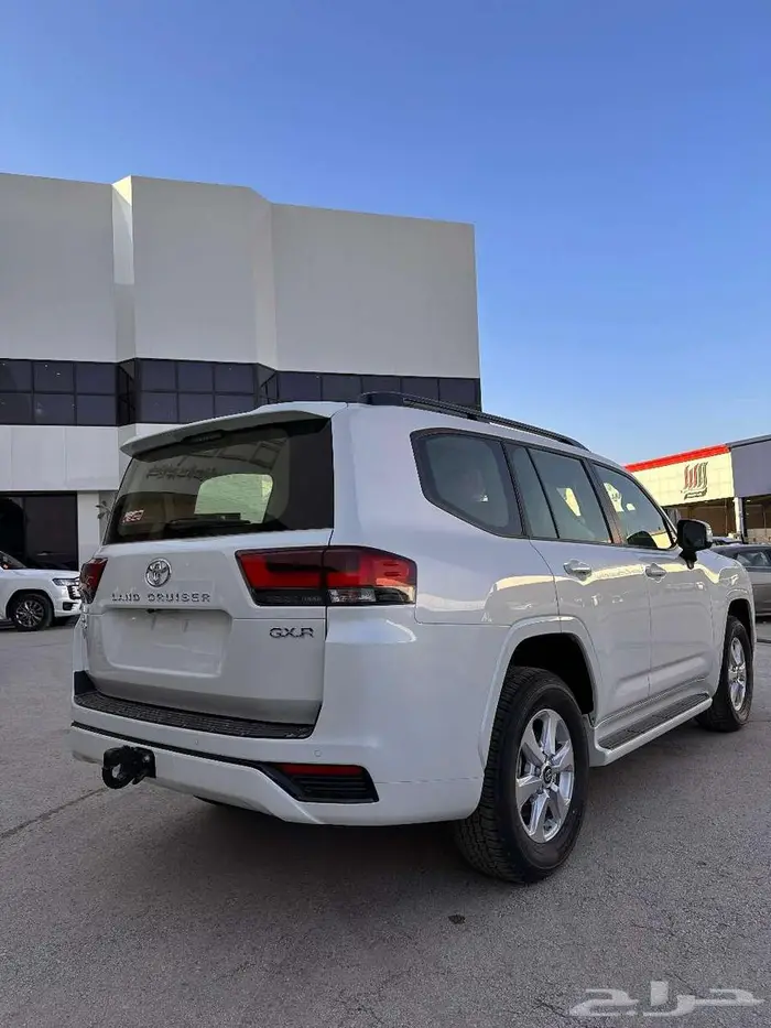 لاند كروزر رقم 2 موديل 2025 - سعودي 11