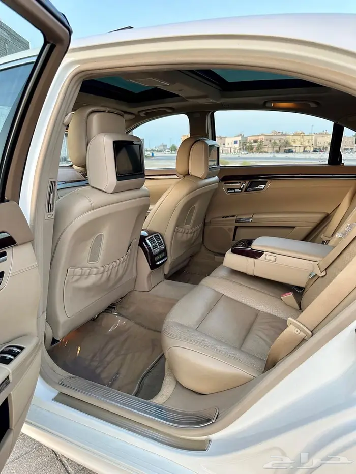 Mercedes Benz S500 2011 13