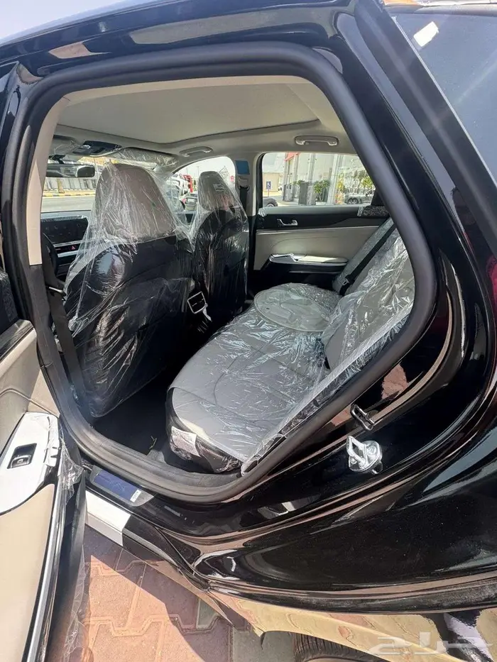 كيا K5 نص فل لون اسود 2026 4