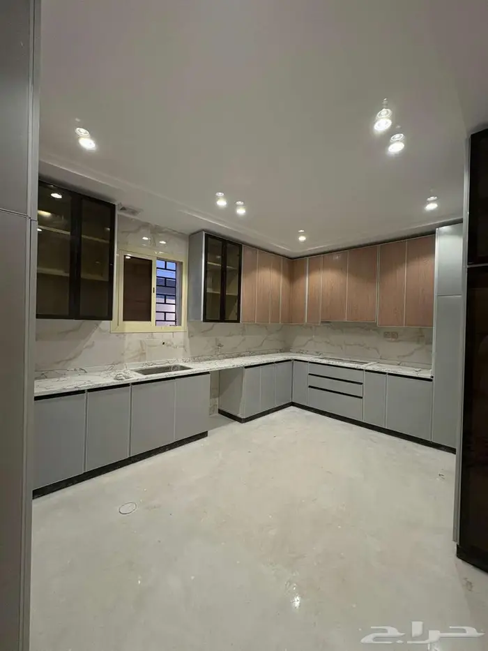 شقة دور ثاني للبيع حي اليرموك(سطح خاص مطبخ راكب مصعد راكب ) 9