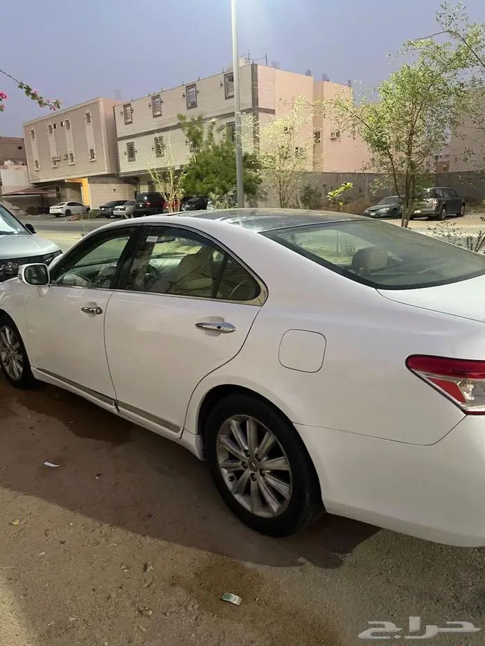 للبيع لكزس es 2012 350مرشوش سقف بانوراما 2