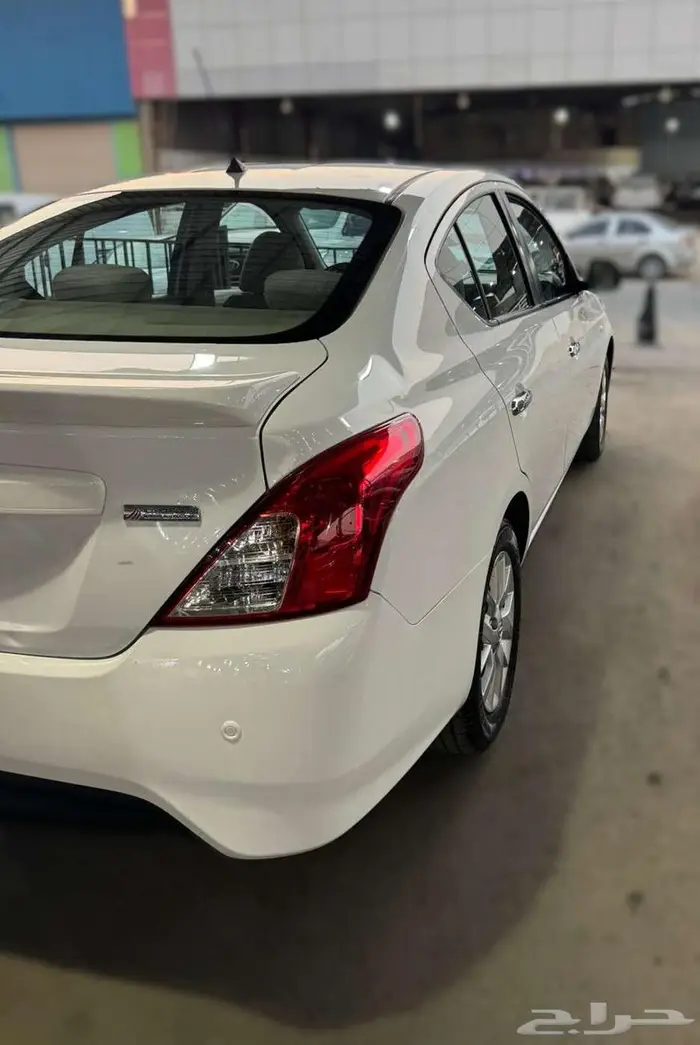 نيسان صني 2023 ابيض 3