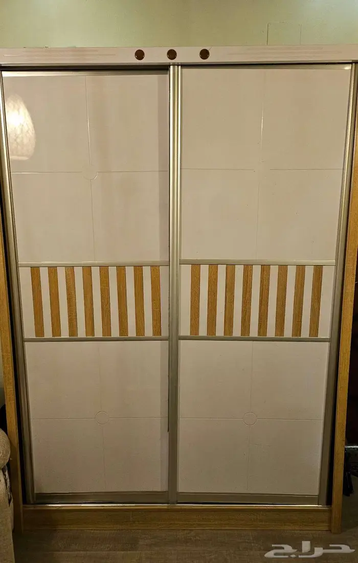 دولاب ملابس 1