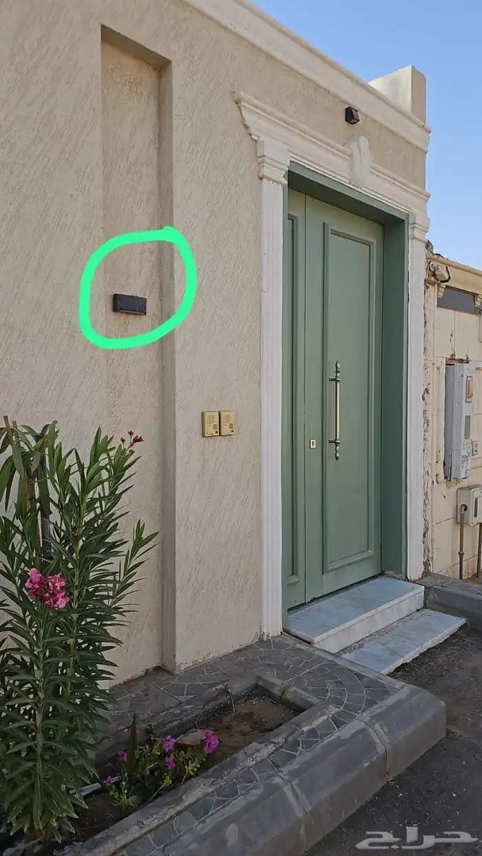 للإيجار شقة عوايل علوية بحي الغدير 0