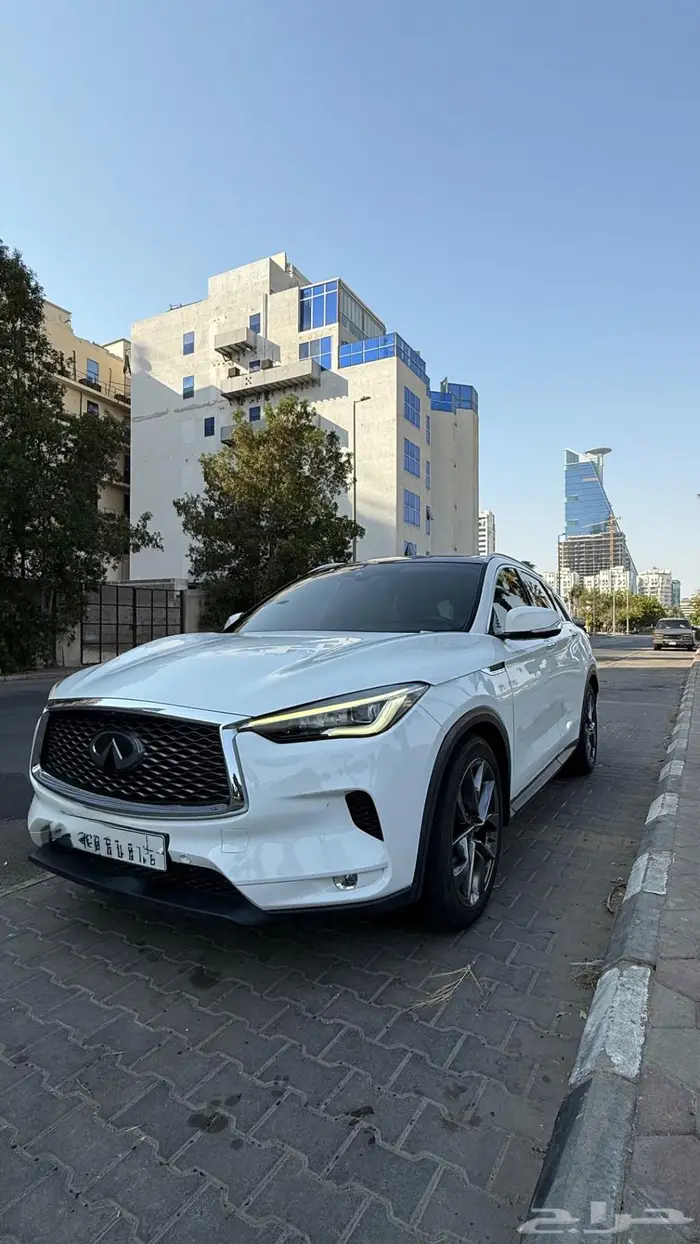 QX50 2020 نظيفة ممشى قليل وباقي على الضمان 1