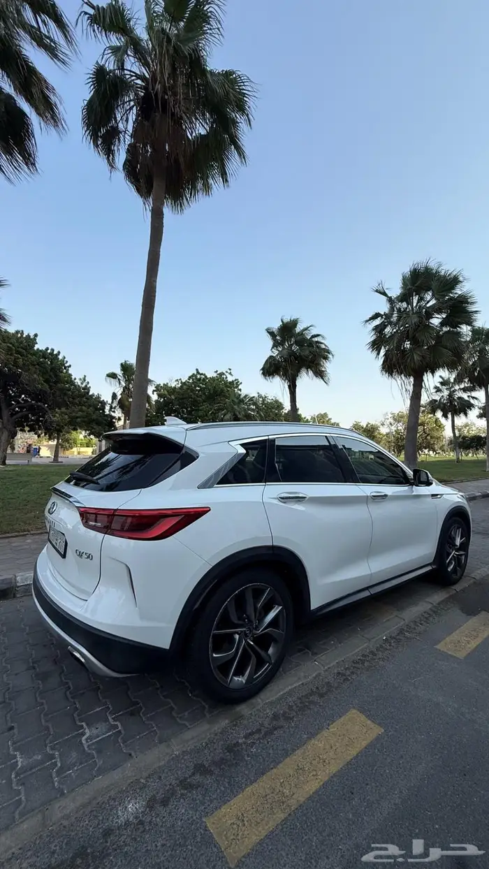 QX50 2020 نظيفة ممشى قليل وباقي على الضمان 5