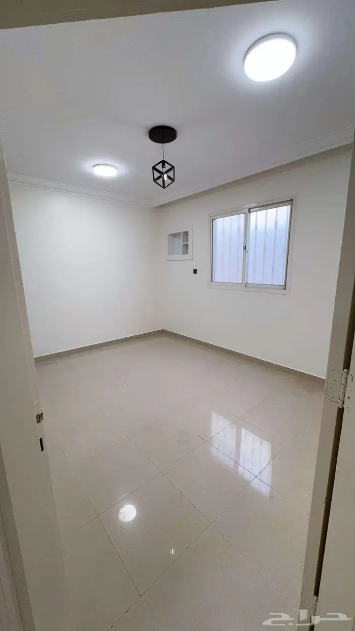 للايجار شقة فاخرة (عوائل) حي الروابي 4