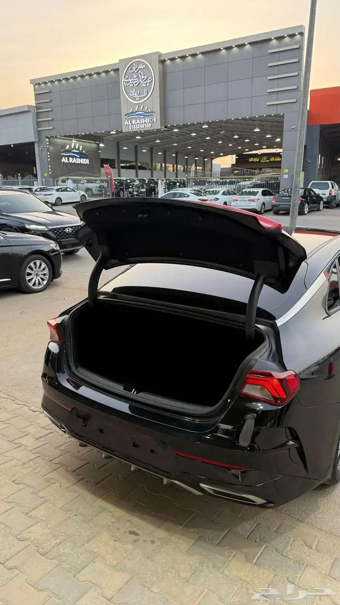 كيا 5 2021 عداد 126000 اسود نص فل 9