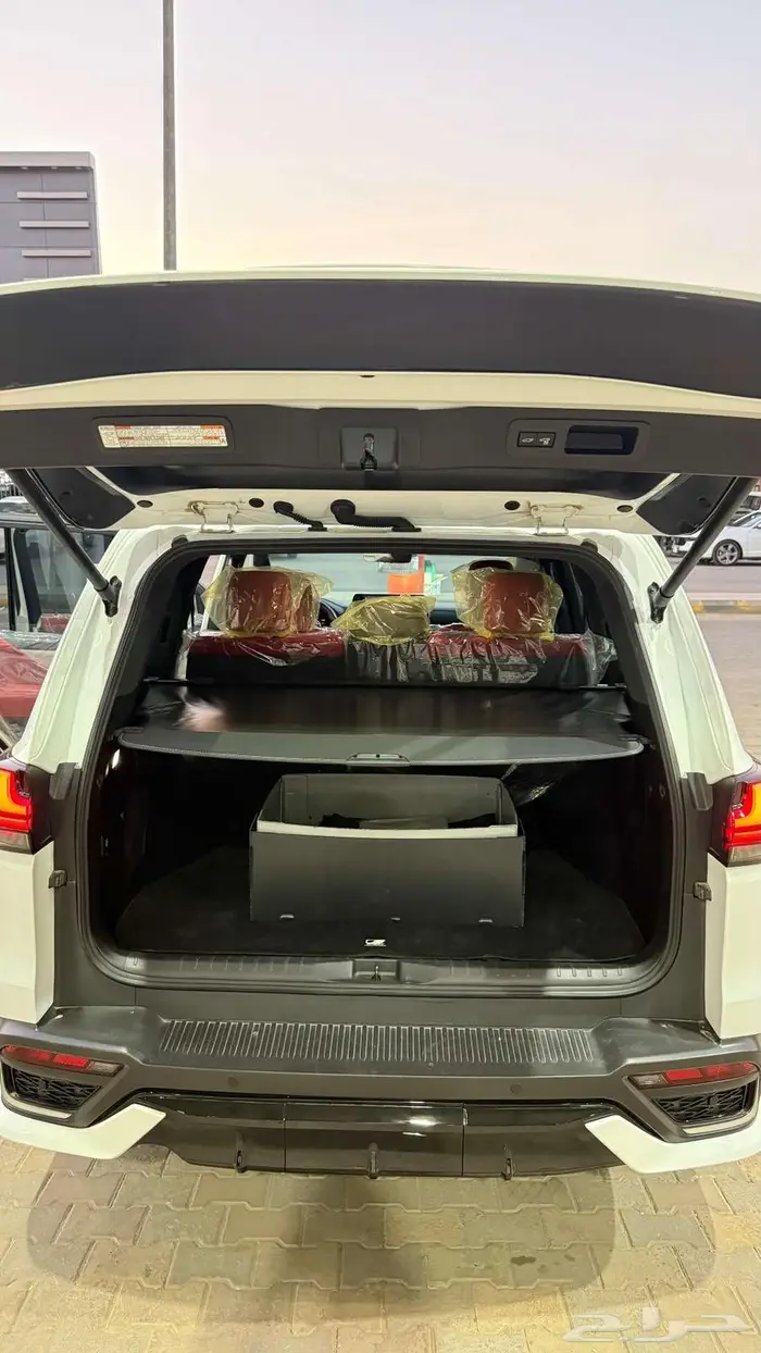 لكزس LX600 اف سبورت 2023 عداد 33000 فقط 9