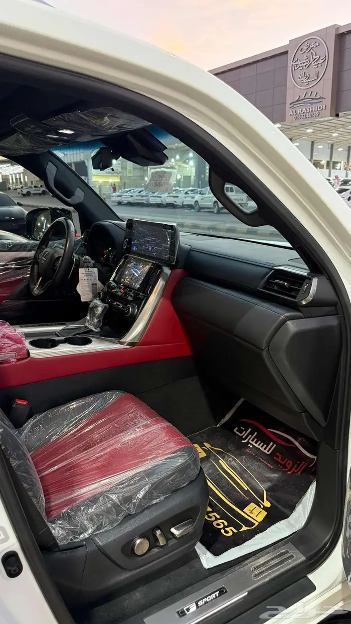 لكزس LX600 اف سبورت 2023 عداد 33000 فقط 17