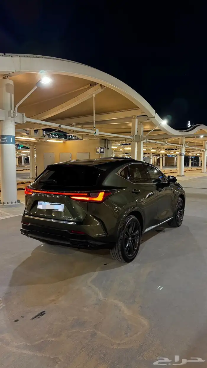 لكزس NX350 بنزين 2024 زيتي 4