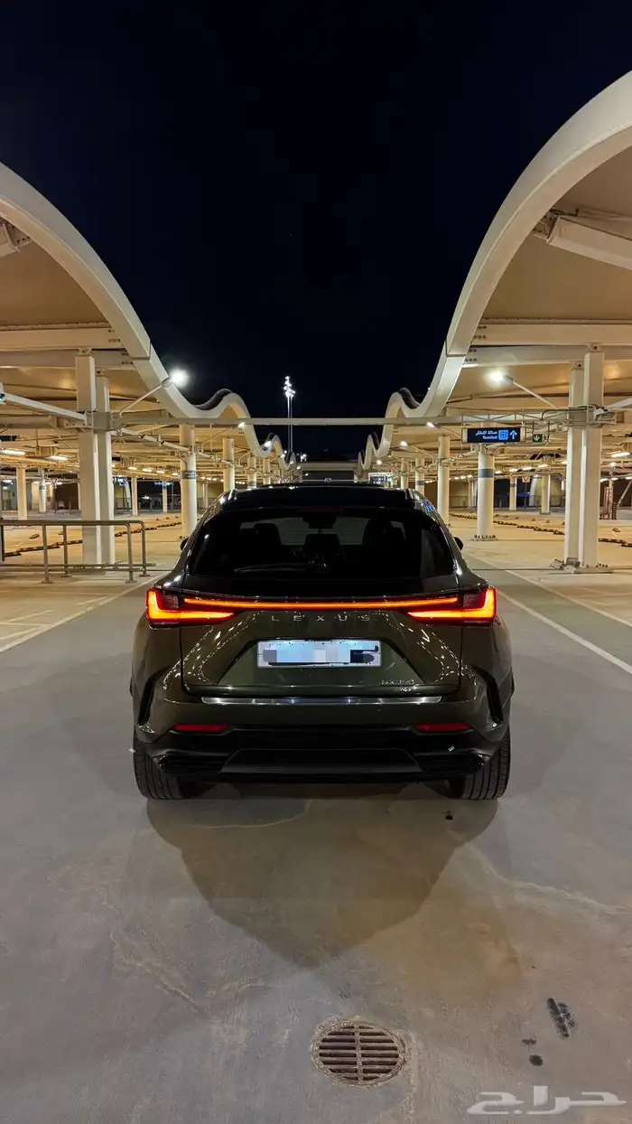 لكزس NX350 بنزين 2024 زيتي 3