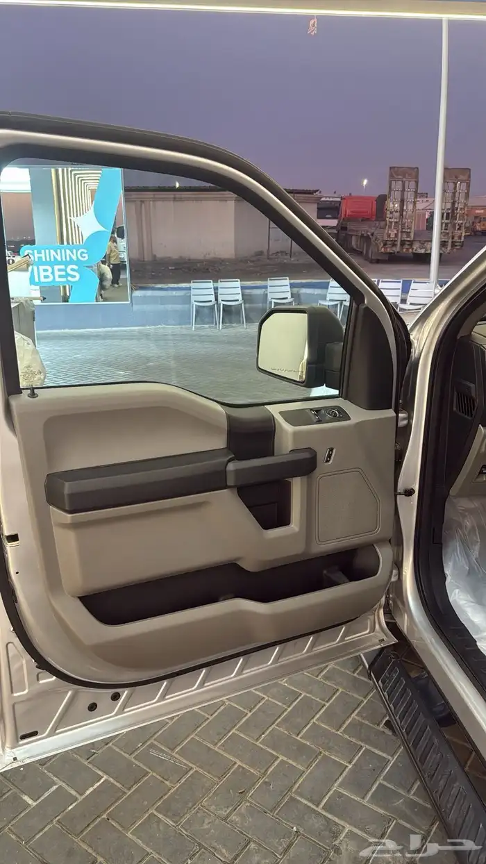 فورد F150 ( سته سلندر ) بدون دبل شبة وكالة ممشى قليل 11