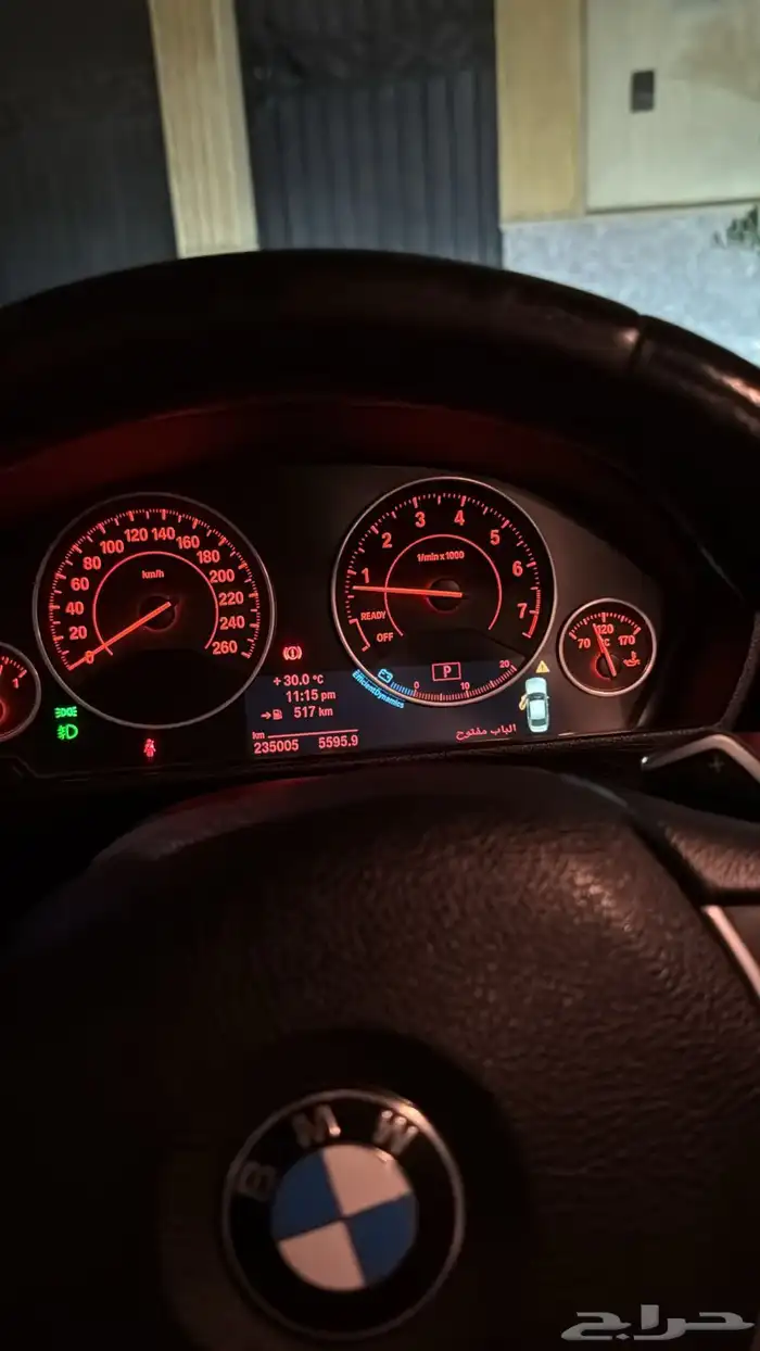 BMW 320i فل كامل للبيع 8