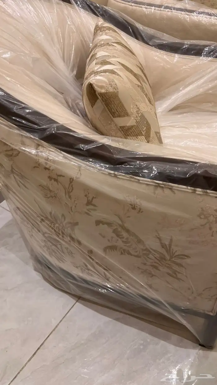 كنب كلاسيكي للبيع جديد ما له اقل من اسبوع 2