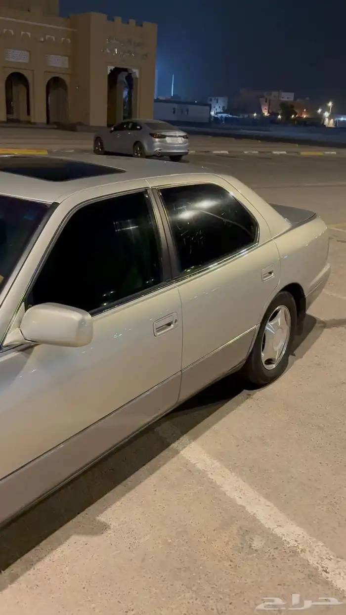 لكزس LS400 1