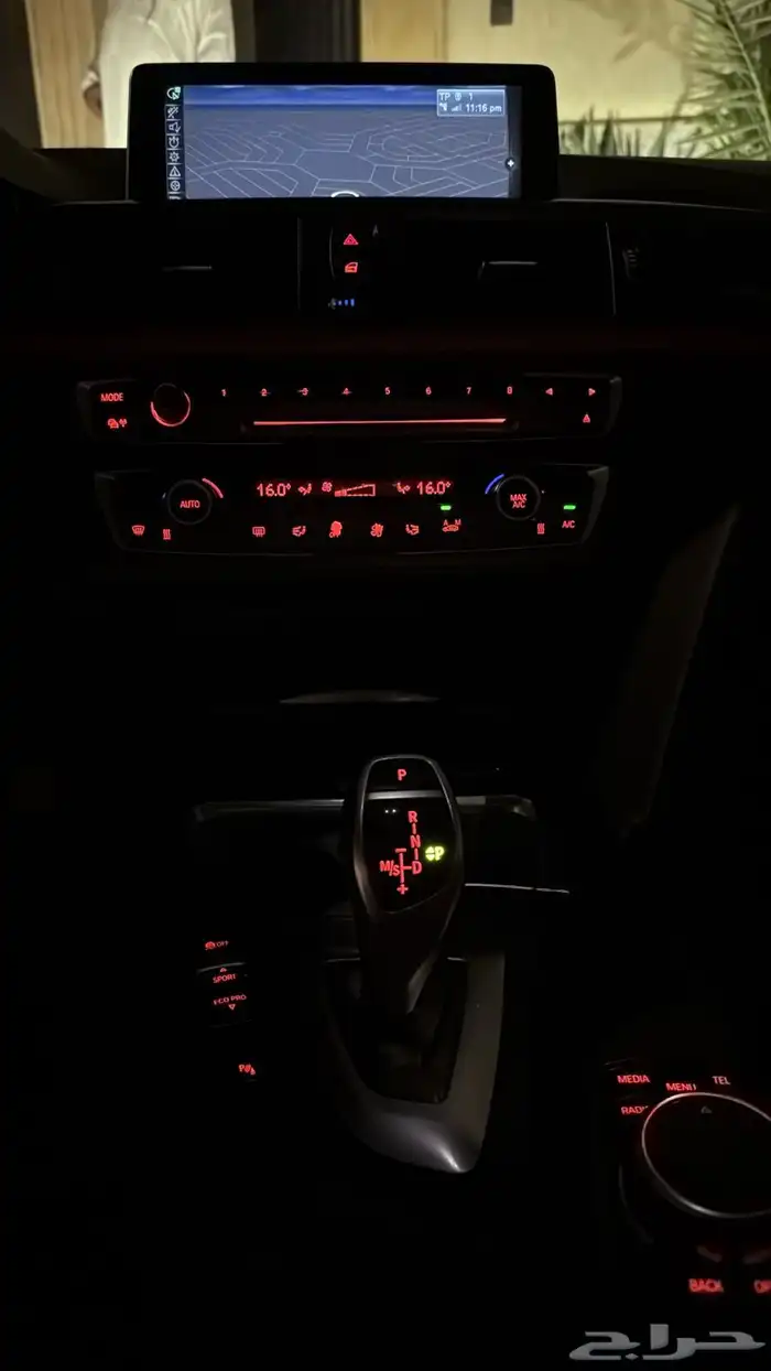 BMW 320i فل كامل للبيع 7
