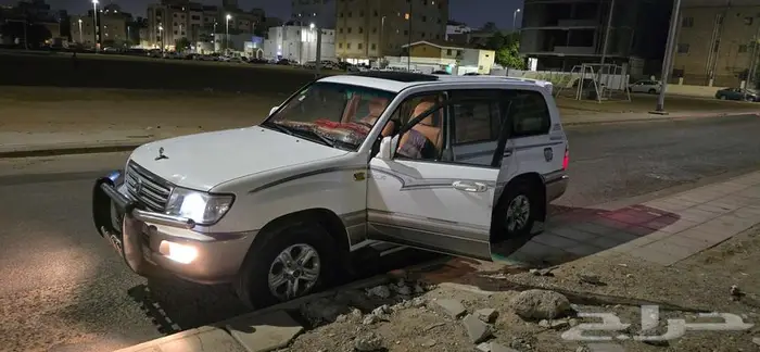 لاندكروزر GXR 2005 بودي بلد 17