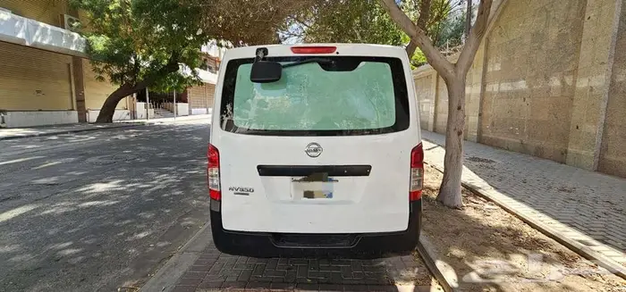 باص ثلاجه نيسان موديل 2014 بنزين ( ماشي 240 الف) مجدد مفحوص 1