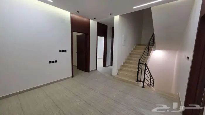 فيلا دورين وملحق للايجار طويق مطبخ ومكيفات راكب 11