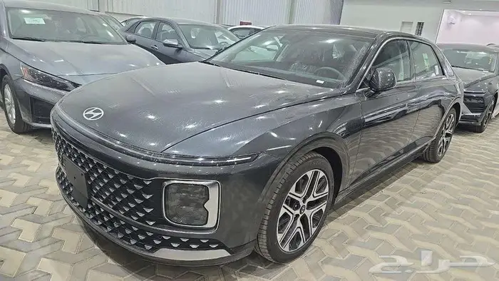 هيونداي ازيرا بريميوم 2025 لدى احدث السيارات 0