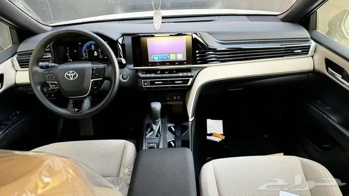 تويوتا كامري E 2025 لدى شركة عبدالمجيد الخضر 6