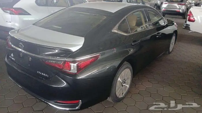 لكزس ES300 هايبرد 2025 3