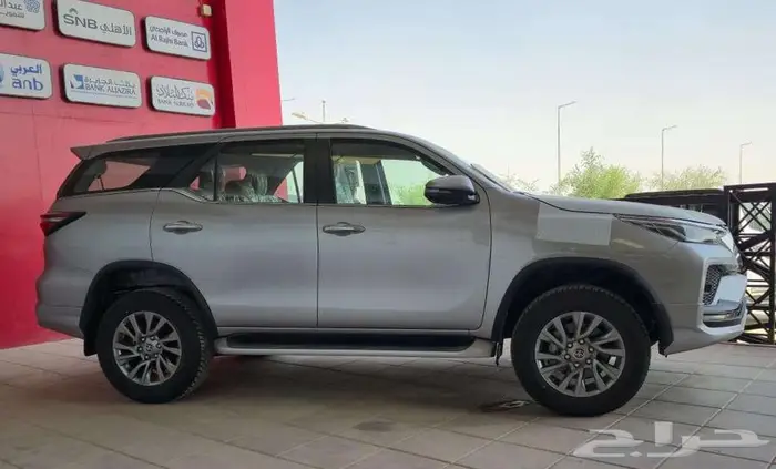 فورتشنر بنزين VX3-S 4X4 فل كامل 6 سلندر - سعودي موديل 25 3
