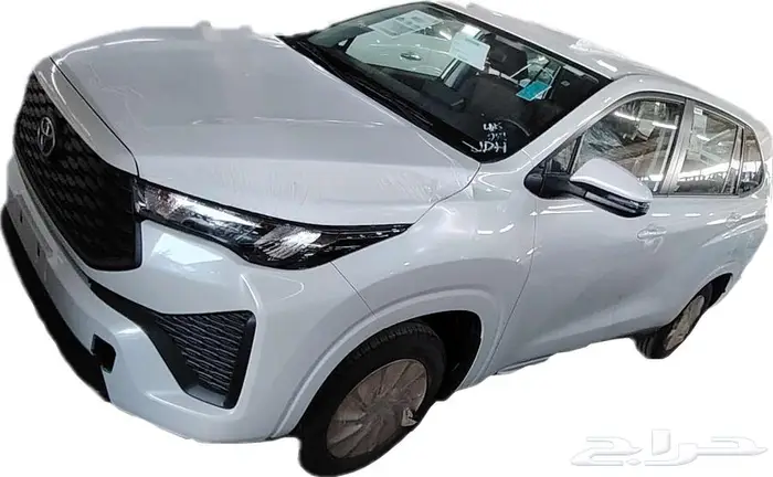 اينوفا بنزين موديل 2024 لون ابيض واسود وفضي كحلي 1