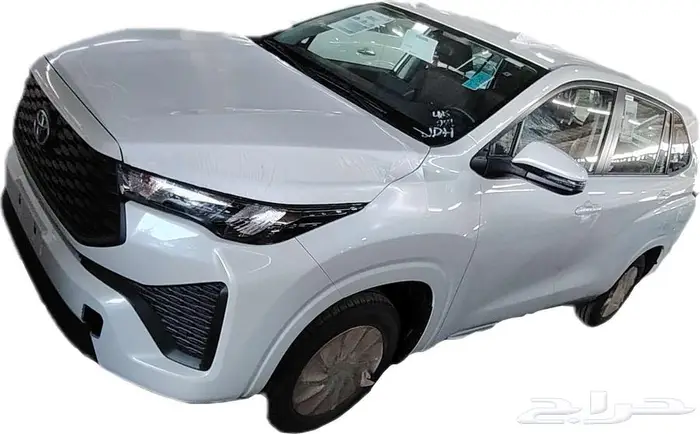 اينوفا بنزين موديل 2024 لون ابيض واسود وفضي كحلي 3