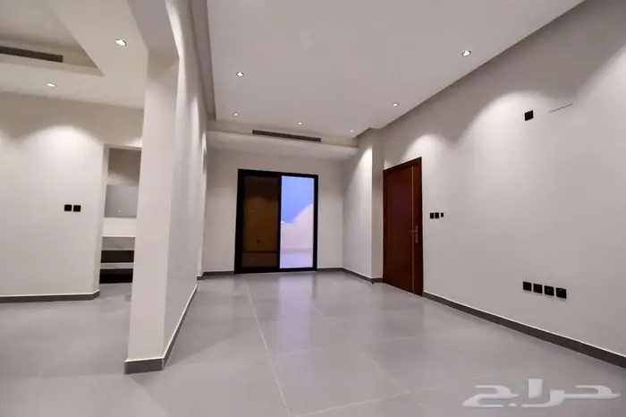 فيلا روف للبيع في جدة حي الفيصلية بجوار كبري المربع 2