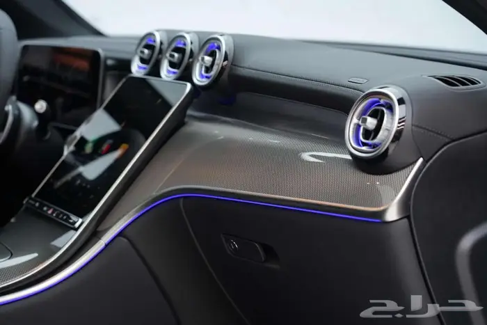 مرسيدس GLC 200 Coupe موديل 2026 أصفار خليجي أزرق أسود 10