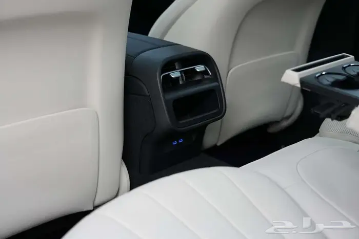 مرسيدس E 200 موديل 2026 أصفار خليجي أسود بيج 15