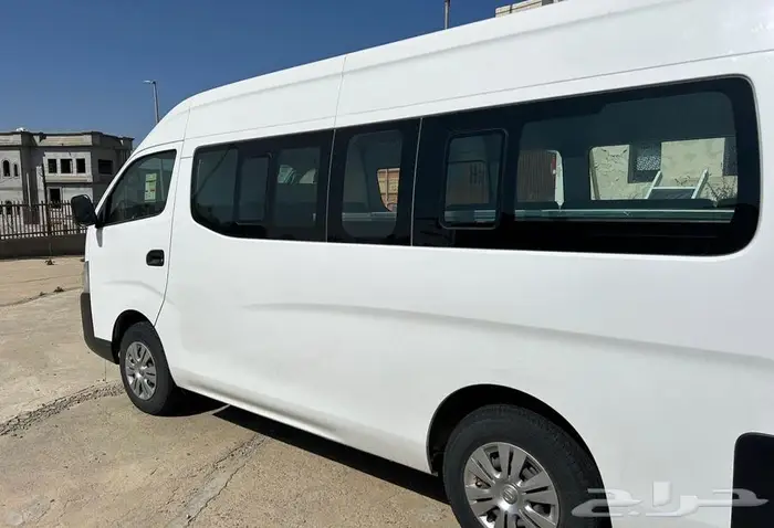 باص نيسان 0