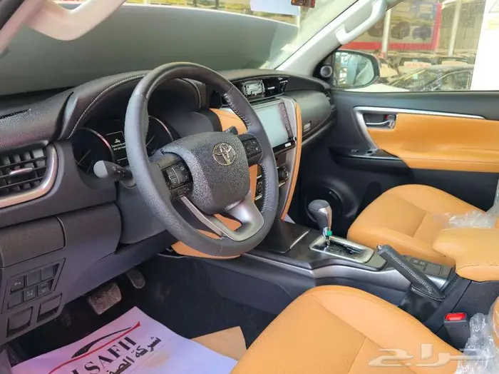 فورتشنر بنزين VX3-S 4X4 فل كامل 6 سلندر - سعودي موديل 25 6